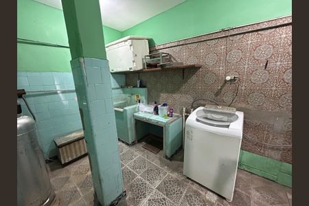 Casa à venda com 250m², 4 quartos e 5 vagasÁrea de Serviço