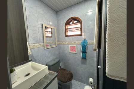 Casa à venda com 250m², 4 quartos e 5 vagasBanheiro casa 2