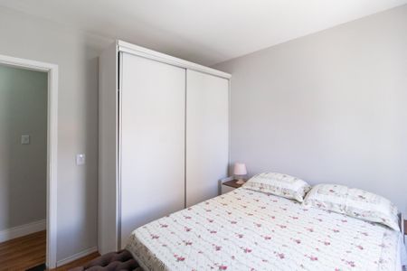 Quarto 1 de apartamento para alugar com 2 quartos, 65m² em Jardim Santa Tereza, Carapicuíba