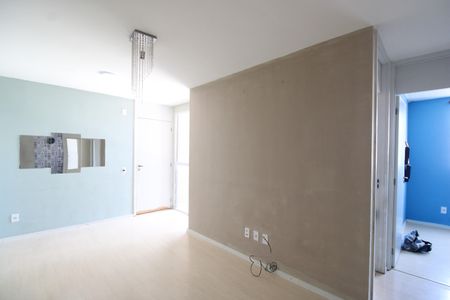 Sala de apartamento para alugar com 2 quartos, 45m² em Taquara, Rio de Janeiro