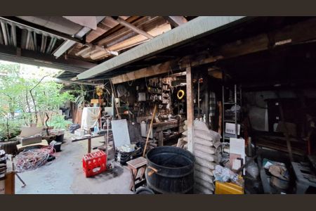 Casa à venda com 350m², 3 quartos e 10 vagas Casa à venda com 350m², 3 quartos e 10 vagasQuintal