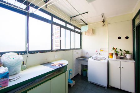 Apartamento para alugar com 176m², 4 quartos e 2 vagasÁrea de serviço