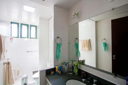 Apartamento para alugar com 176m², 4 quartos e 2 vagasBanheiro do quarto 1