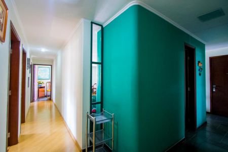 Apartamento para alugar com 176m², 4 quartos e 2 vagasCorredor