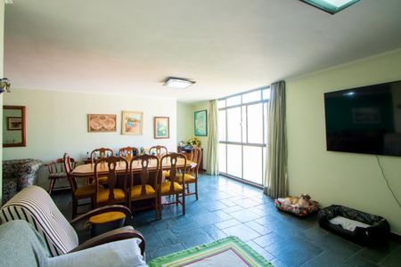 Apartamento para alugar com 176m², 4 quartos e 2 vagasSala