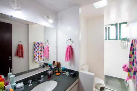 Apartamento para alugar com 176m², 4 quartos e 2 vagasBanheiro social