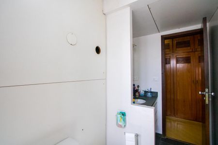 Apartamento para alugar com 176m², 4 quartos e 2 vagasBanheiro do quarto 1
