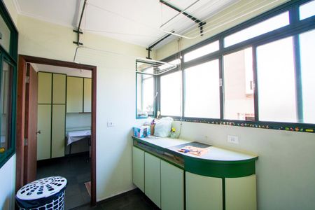 Apartamento para alugar com 176m², 4 quartos e 2 vagasÁrea de serviço