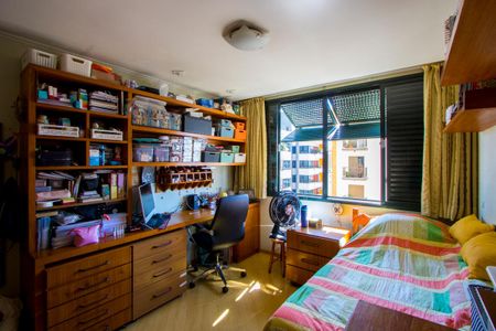 Apartamento para alugar com 176m², 4 quartos e 2 vagasQuarto 3