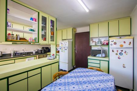 Apartamento para alugar com 176m², 4 quartos e 2 vagasCopa