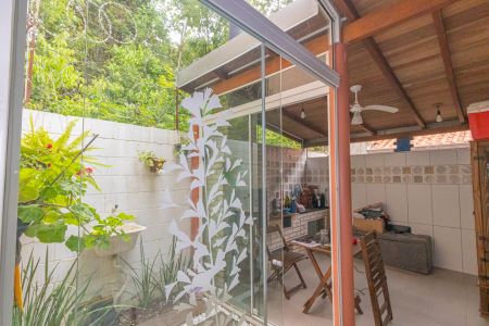 Casa de condomínio para alugar com 95m², 2 quartos e 1 vagaVaranda