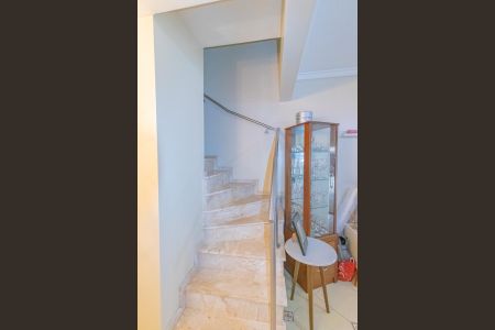 Casa de condomínio para alugar com 95m², 2 quartos e 1 vagaSala/Escada