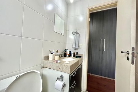 Apartamento à venda com 106m², 3 quartos e 2 vagasBanheiro da Suíte