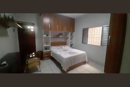 Casa à venda com 158m², 3 quartos e 2 vagasSuíte