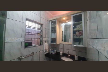 Casa à venda com 158m², 3 quartos e 2 vagasBanheiro Social