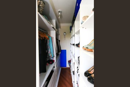 Apartamento à venda com 150m², 3 quartos e 3 vagasCloset da suíte 2