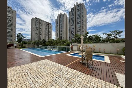 Apartamento à venda com 65m², 2 quartos e 1 vaga Apartamento à venda com 65m², 2 quartos e 1 vagaPiscina
