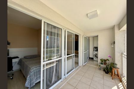 Apartamento à venda com 65m², 2 quartos e 1 vaga Apartamento à venda com 65m², 2 quartos e 1 vagaSacada