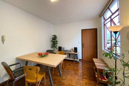 Apartamento para alugar com 74m², 2 quartos e 1 vagaSala