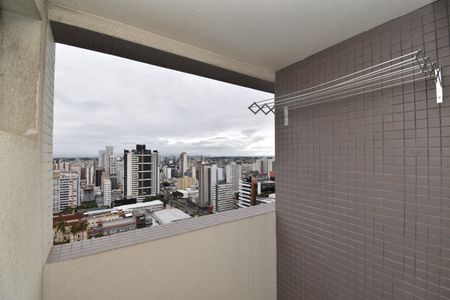Sacada de kitnet/studio para alugar com 1 quarto, 27m² em Centro, Curitiba