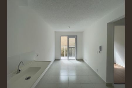 Sala e Cozinha de apartamento para alugar com 2 quartos, 32m² em Vila Carmosina, São Paulo