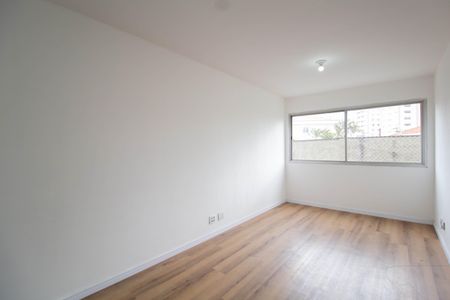 Sala de apartamento para alugar com 3 quartos, 74m² em Piqueri, São Paulo