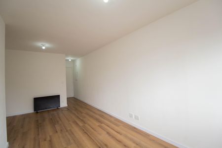 Sala de apartamento para alugar com 3 quartos, 74m² em Piqueri, São Paulo