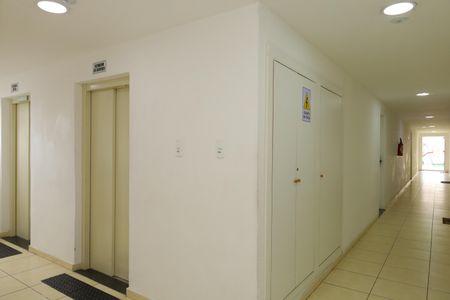 Apartamento à venda com 40m², 2 quartos e 1 vagaÁrea comum - Saguão do prédio