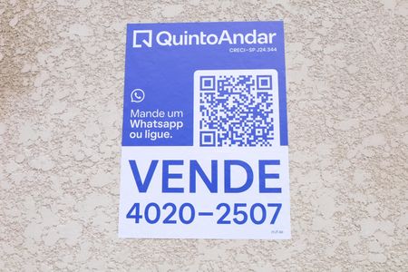 Apartamento à venda com 40m², 2 quartos e 1 vagaPlaca instalada na fachada do condomínio - Código da placa IYJT-60