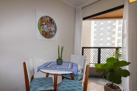 Sala de apartamento à venda com 1 quarto, 49m² em Cambuí, Campinas