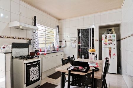 Casa à venda com 247m², 3 quartos e 2 vagas