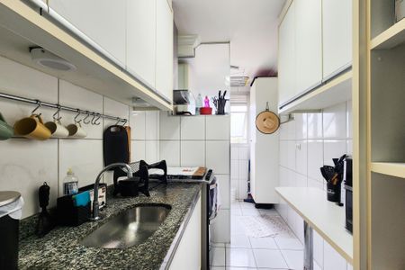 Apartamento à venda com 63m², 2 quartos e 2 vagasCozinha 