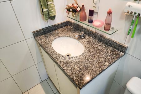 Apartamento à venda com 63m², 2 quartos e 2 vagasBanheiro da Suíte 