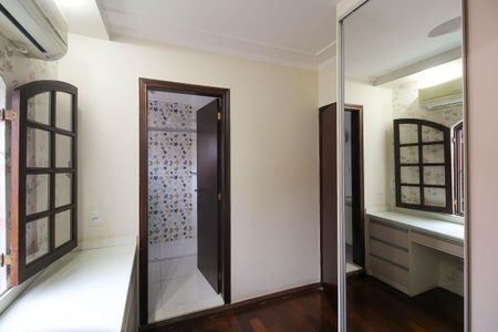 Casa à venda com 170m², 4 quartos e 4 vagas Casa à venda com 170m², 4 quartos e 4 vagasSuíte 2