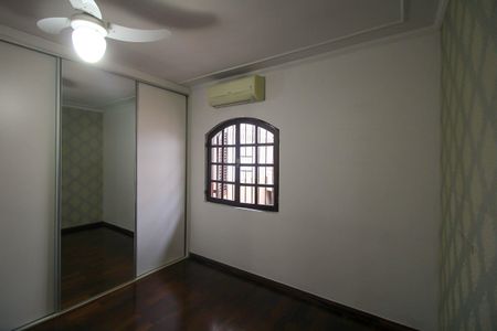 Casa à venda com 170m², 4 quartos e 4 vagas Casa à venda com 170m², 4 quartos e 4 vagasSuíte 3