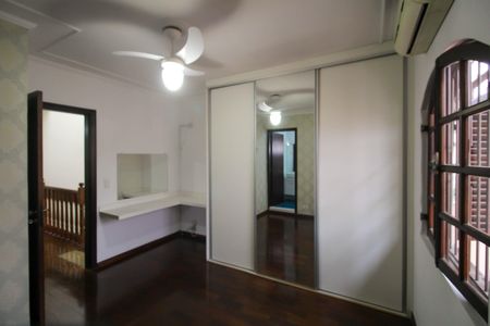 Casa à venda com 170m², 4 quartos e 4 vagas Casa à venda com 170m², 4 quartos e 4 vagasSuíte 3