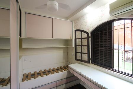 Casa à venda com 170m², 4 quartos e 4 vagas Casa à venda com 170m², 4 quartos e 4 vagasSuíte 2