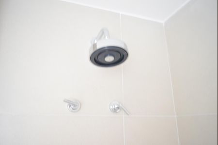 Banheiro de kitnet/studio à venda com 1 quarto, 27m² em Pinheiros, São Paulo