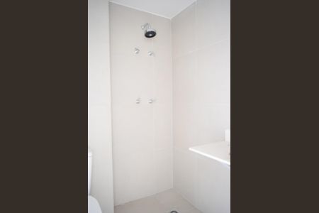 Banheiro de kitnet/studio à venda com 1 quarto, 27m² em Pinheiros, São Paulo