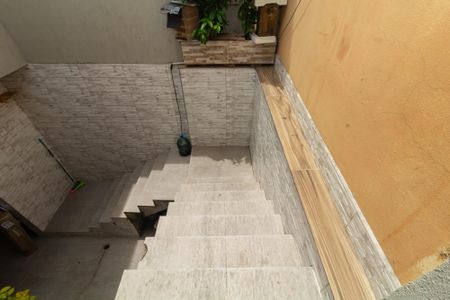 Casa à venda com 200m², 6 quartos e 2 vagasEscada