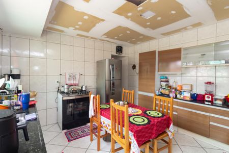 Casa à venda com 200m², 6 quartos e 2 vagasCozinha