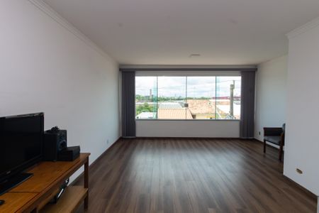 Casa à venda com 200m², 6 quartos e 2 vagasSala