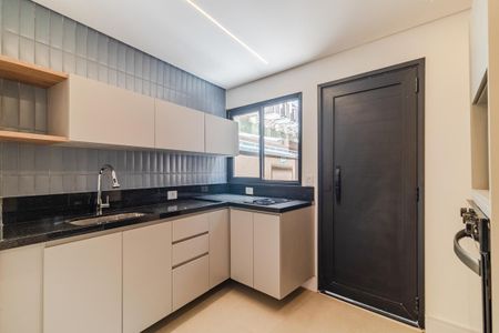 Cozinha de kitnet/studio para alugar com 1 quarto, 36m² em Alto de Pinheiros, São Paulo