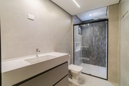 Banheiro de kitnet/studio para alugar com 1 quarto, 36m² em Alto de Pinheiros, São Paulo