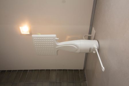 Banheiro Social de kitnet/studio para alugar com 1 quarto, 36m² em Alto de Pinheiros, São Paulo