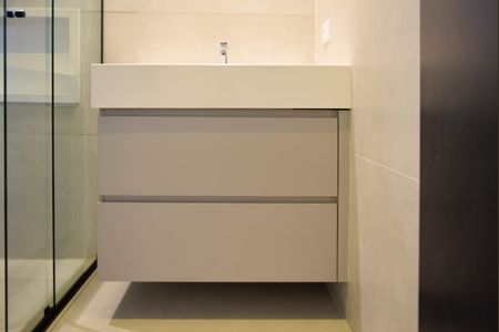 Banheiro de casa para alugar com 1 quarto, 34m² em Alto de Pinheiros, São Paulo