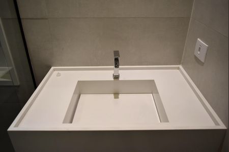 Banheiro de casa para alugar com 1 quarto, 34m² em Alto de Pinheiros, São Paulo