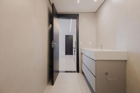 Banheiro de kitnet/studio para alugar com 1 quarto, 36m² em Alto de Pinheiros, São Paulo