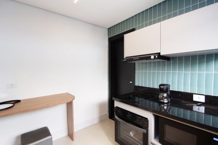 Cozinha de kitnet/studio para alugar com 1 quarto, 26m² em Alto de Pinheiros, São Paulo