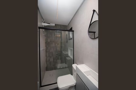 Banheiro de kitnet/studio para alugar com 1 quarto, 32m² em Alto de Pinheiros, São Paulo